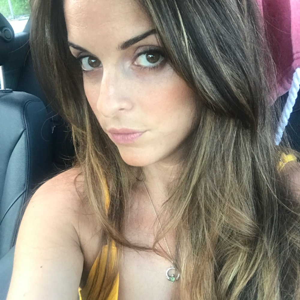 Meet your Posher, Laura